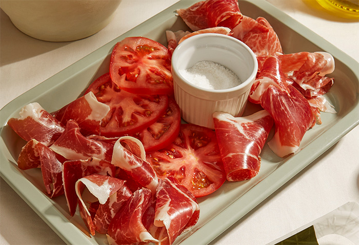 Desayuno Legado Ibérico tomate y sal
